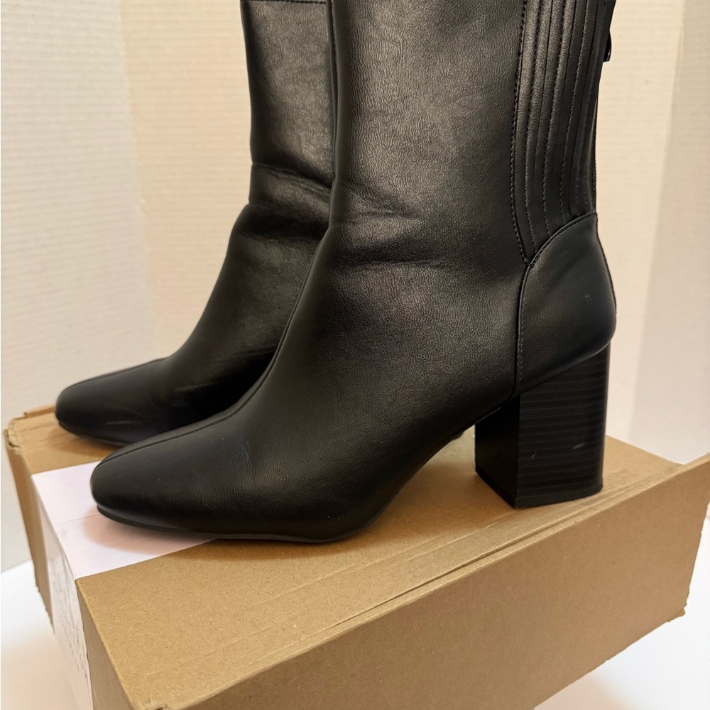 Journee Collection Maize Boot - Picture 2 of 5